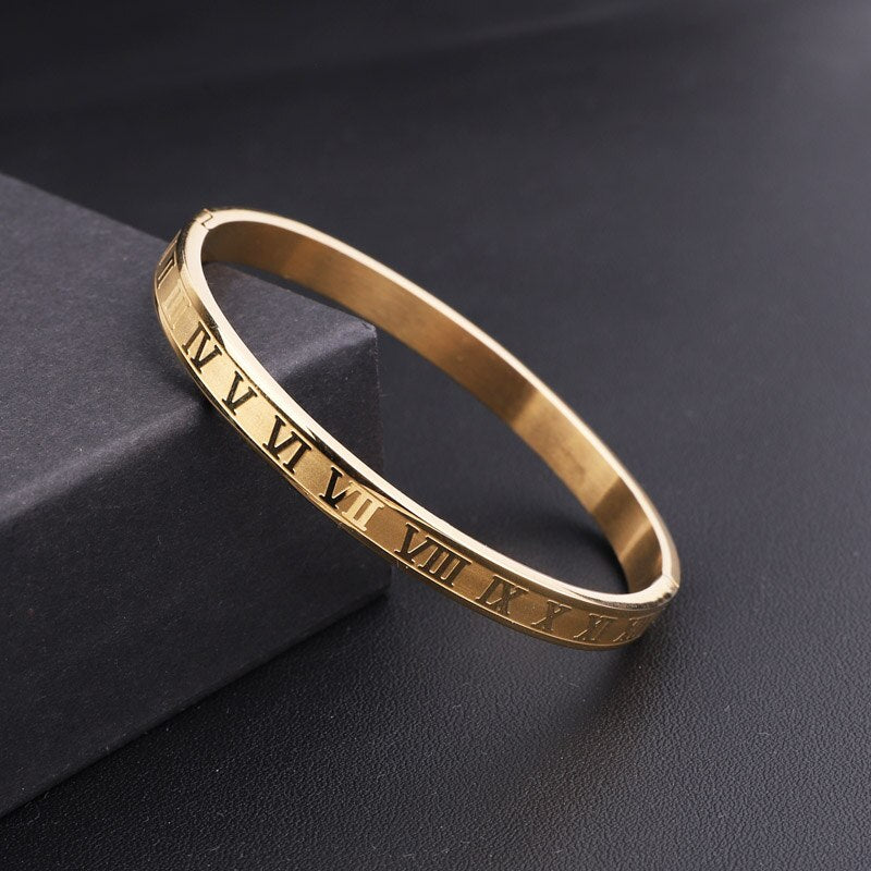 Bracelet Jonc Doré à Chiffres Romains – Élégance Éternelle