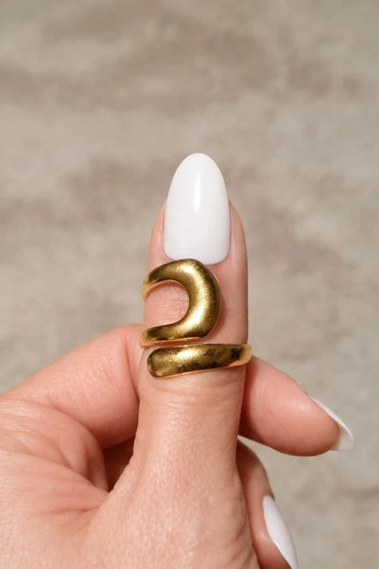 Bague Courbe Sculpturale Dorée Ajustable – Acier Inoxydable