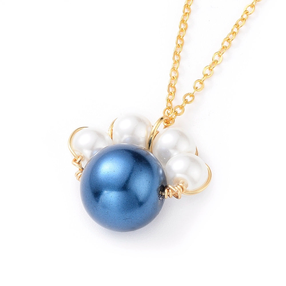 Collier perle bleue & perles blanches – chaîne dorée