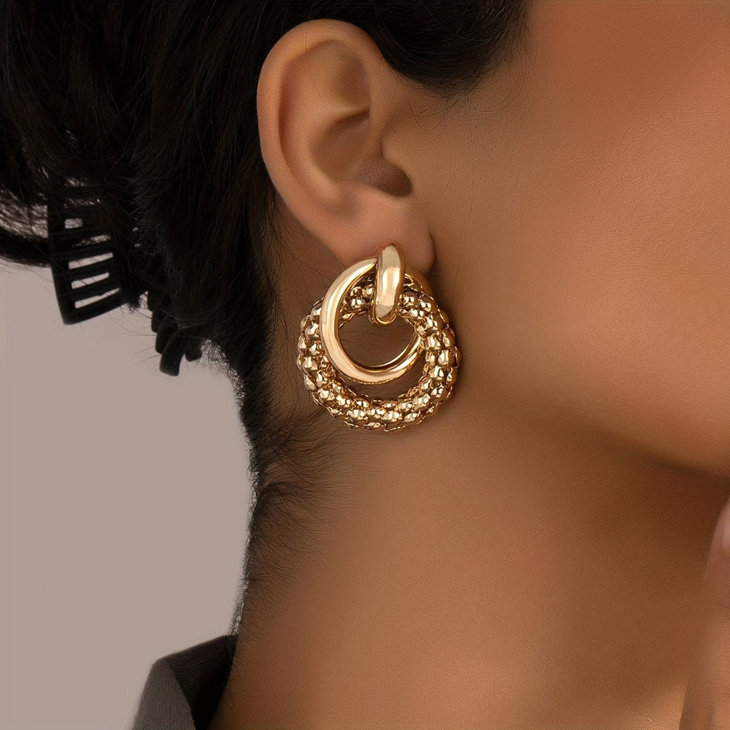 Boucles d’Oreilles Anneaux Tressés Dorés – Style Luxe
