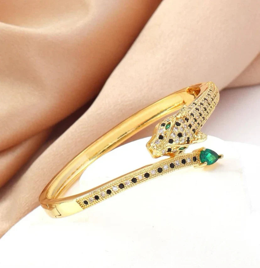 Bracelet Panthera Or Émeraude – Élégance Féline & Raffinement Doré