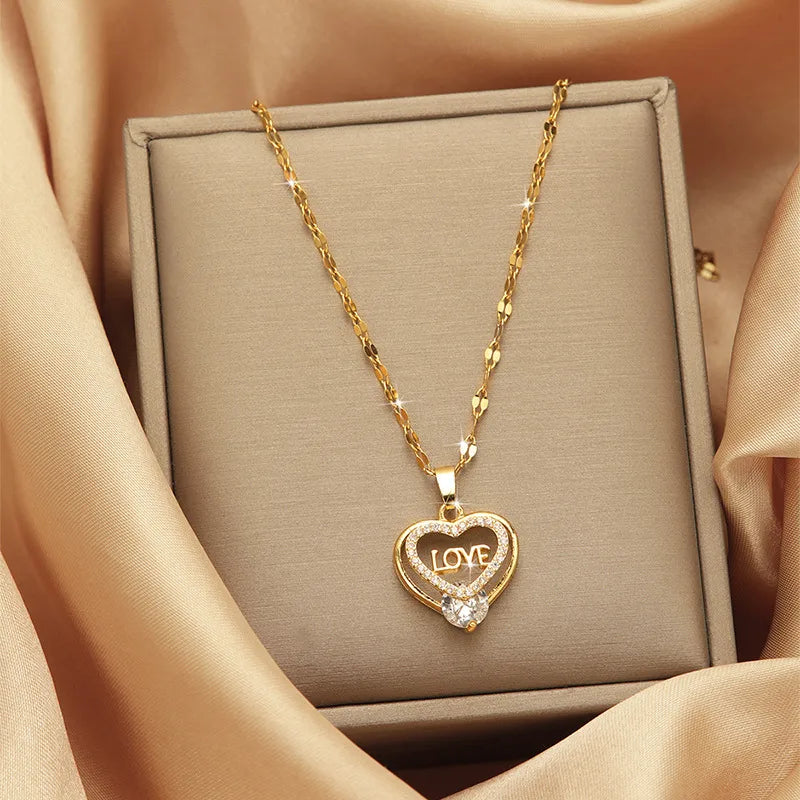 Collier Cœur LOVE Doré – Acier Inoxydable & Zirconium