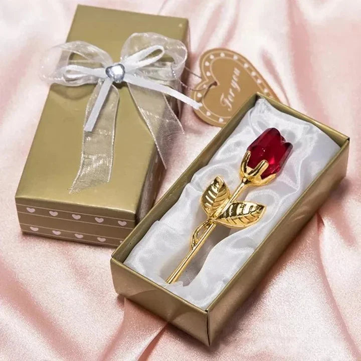 Coffret Rose en cristal rouge – tige dorée