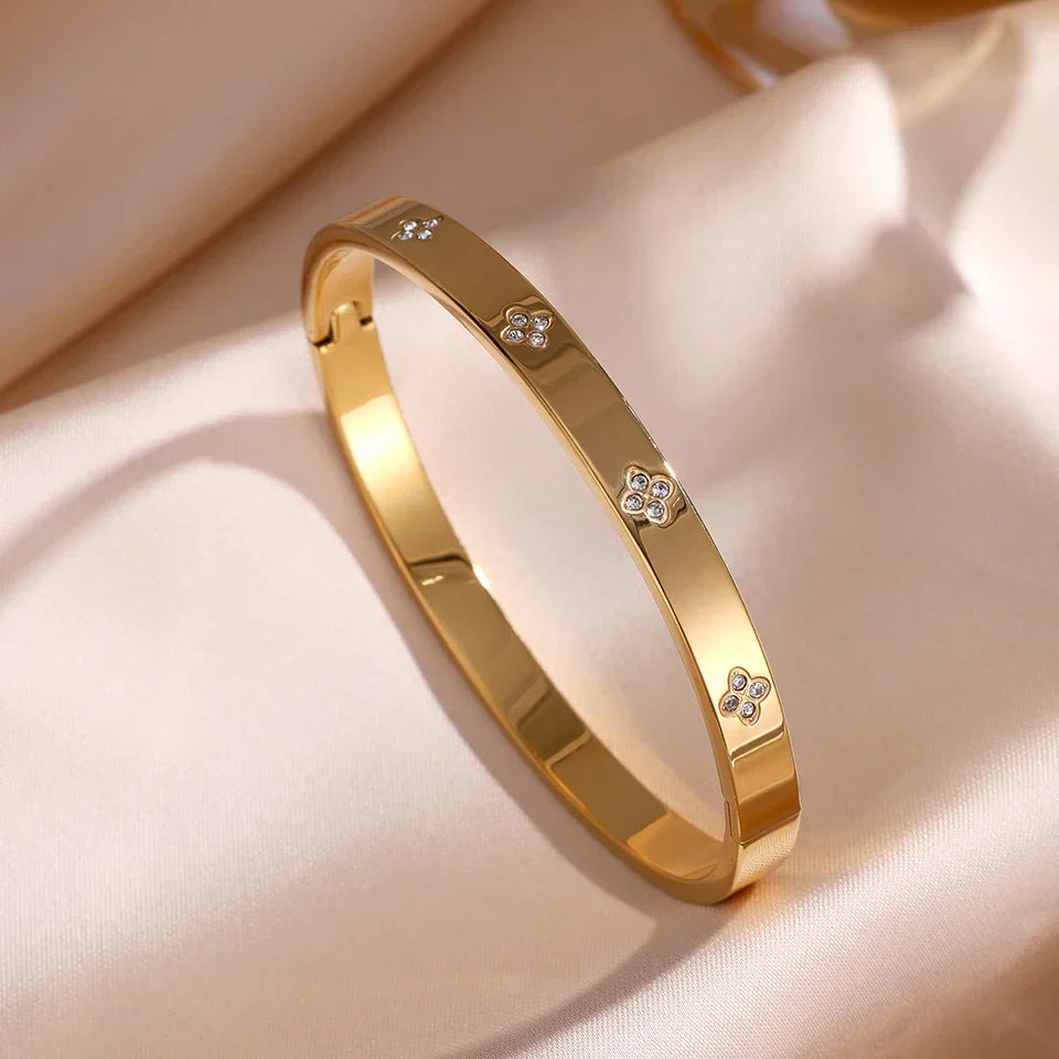 Bracelet Jonc Doré Fin Pavé de Cristaux – Élégance Intemporelle