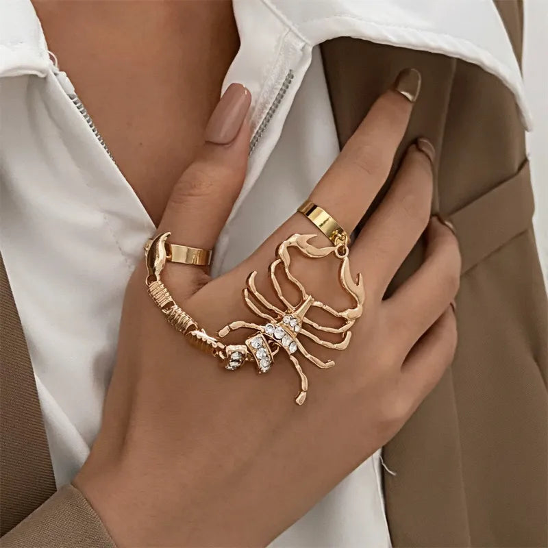 🦂 Bague Scorpion Dorée – Style Luxe & Audacieux – Pierres Zircon