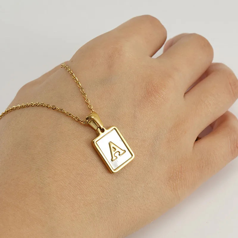 Collier et pendentif Lettre - Acier Inoxydable Plaqué Or & Nacre Blanche