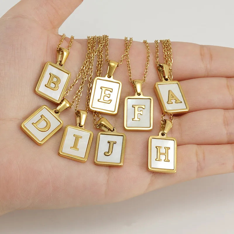 Collier et pendentif Lettre - Acier Inoxydable Plaqué Or & Nacre Blanche