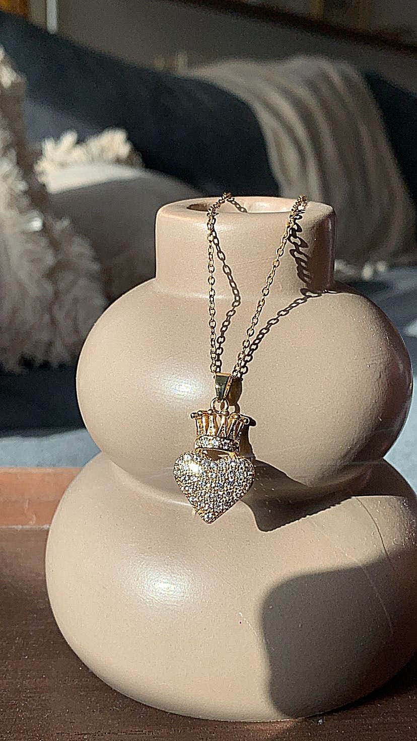 Collier Cœur Couronné – Doré & Zircons
