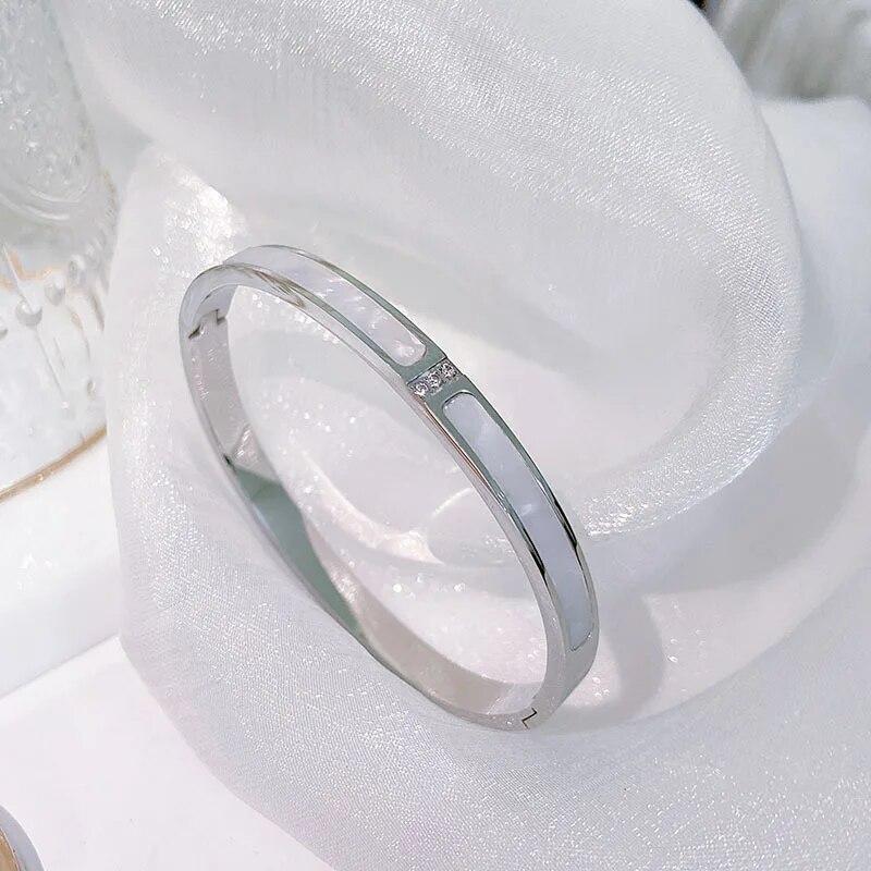 ⭐ Bracelet Argenté Nacré – Élégance Minimaliste